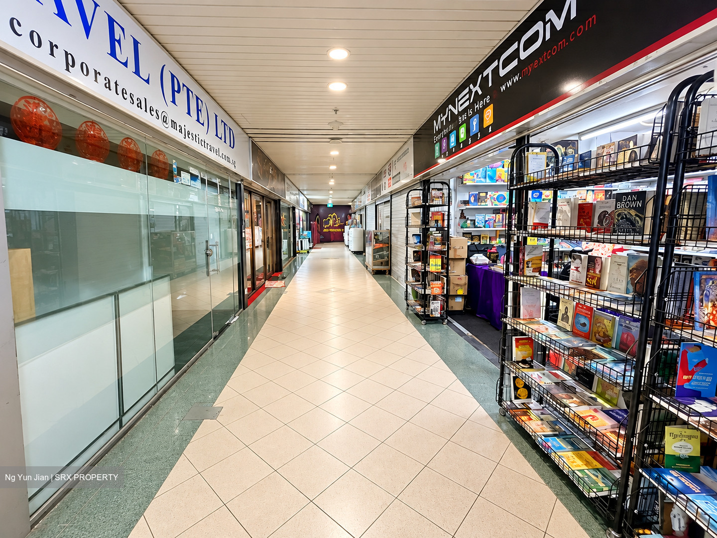 Sim Lim Square (D7), Shop House #612540991